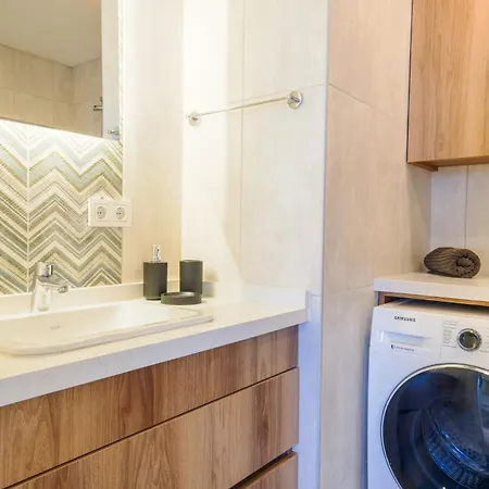 Apartment Flat With Balcony 5 Min To Marina
