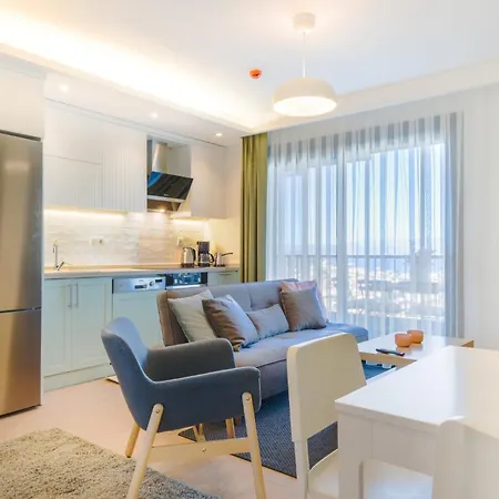 Flat With Balcony 5 Min To Marina Apartment Cesme