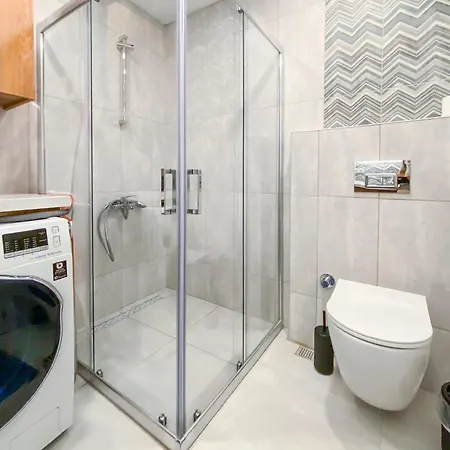Flat With Balcony 5 Min To Marina Apartment Cesme