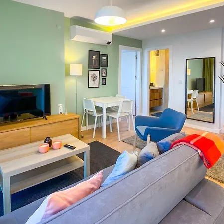 Flat With Balcony 5 Min To Marina Cesme